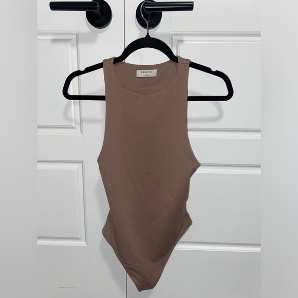 Aritzia Babaton Contour 90’s bodysuit - Picture 1 of 2